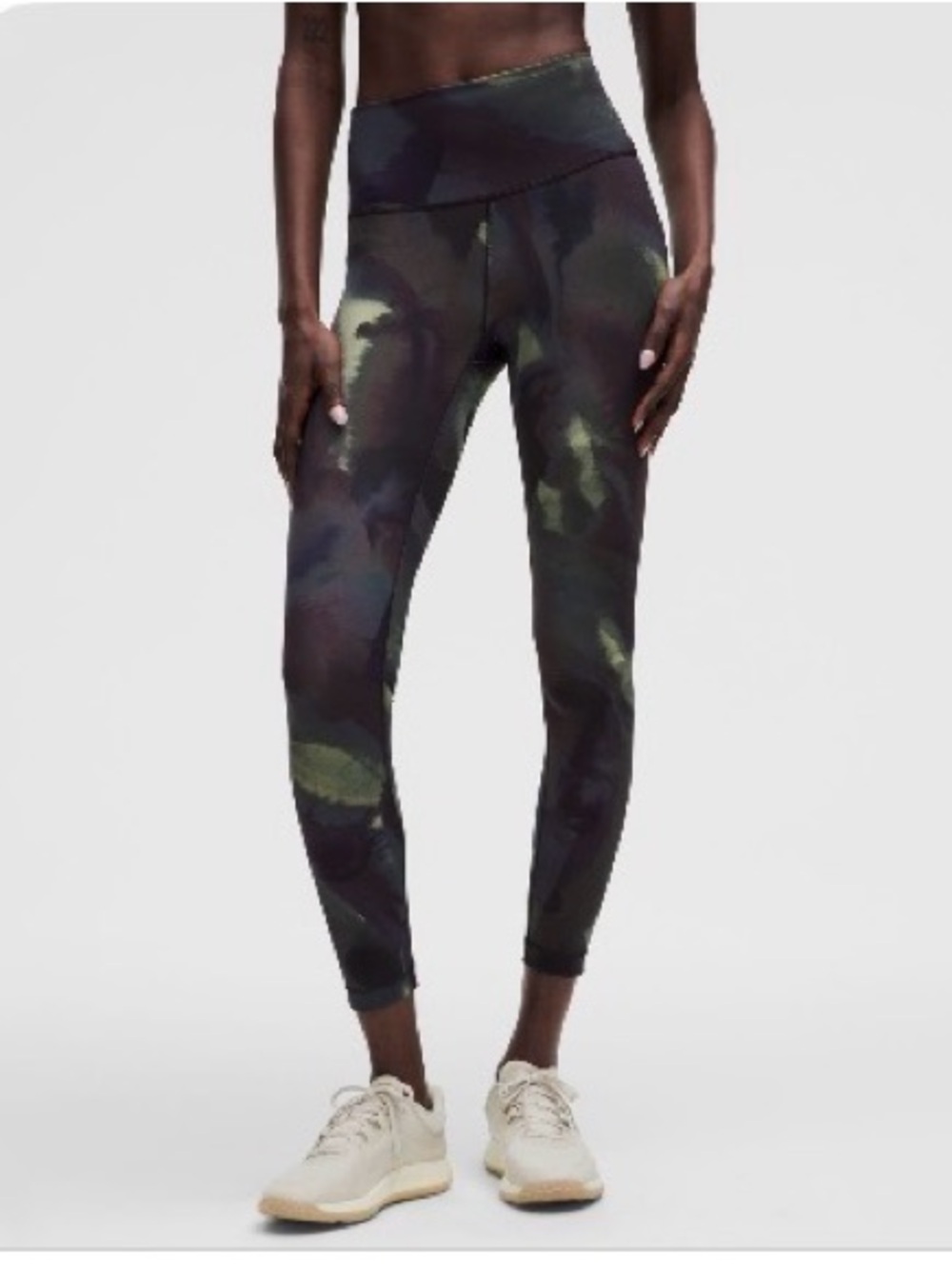 Lululemon Wunder Train High-Rise Tight 25"
Ink Islands Burnside Multi